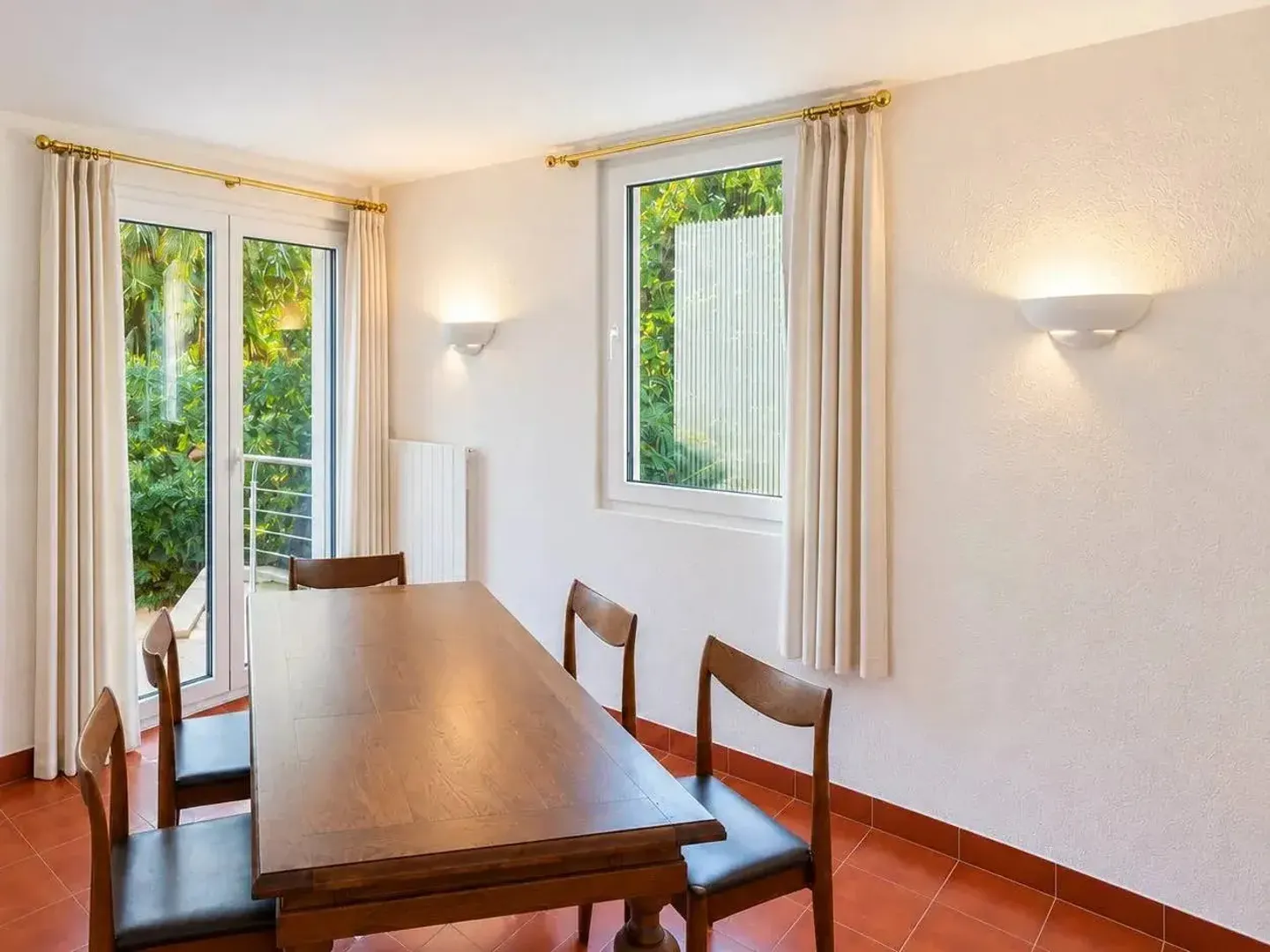 Maison familiale avec jardin - Photo 6 sur 15