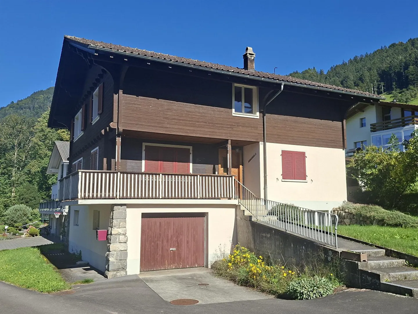 Charmantes Freistehendes Haus mit Aussicht - Foto 1 von 7