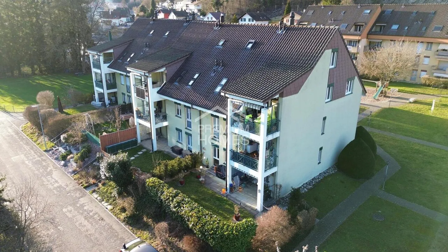 Sunny Dream Home with Private Garden - Photo 1 of 11