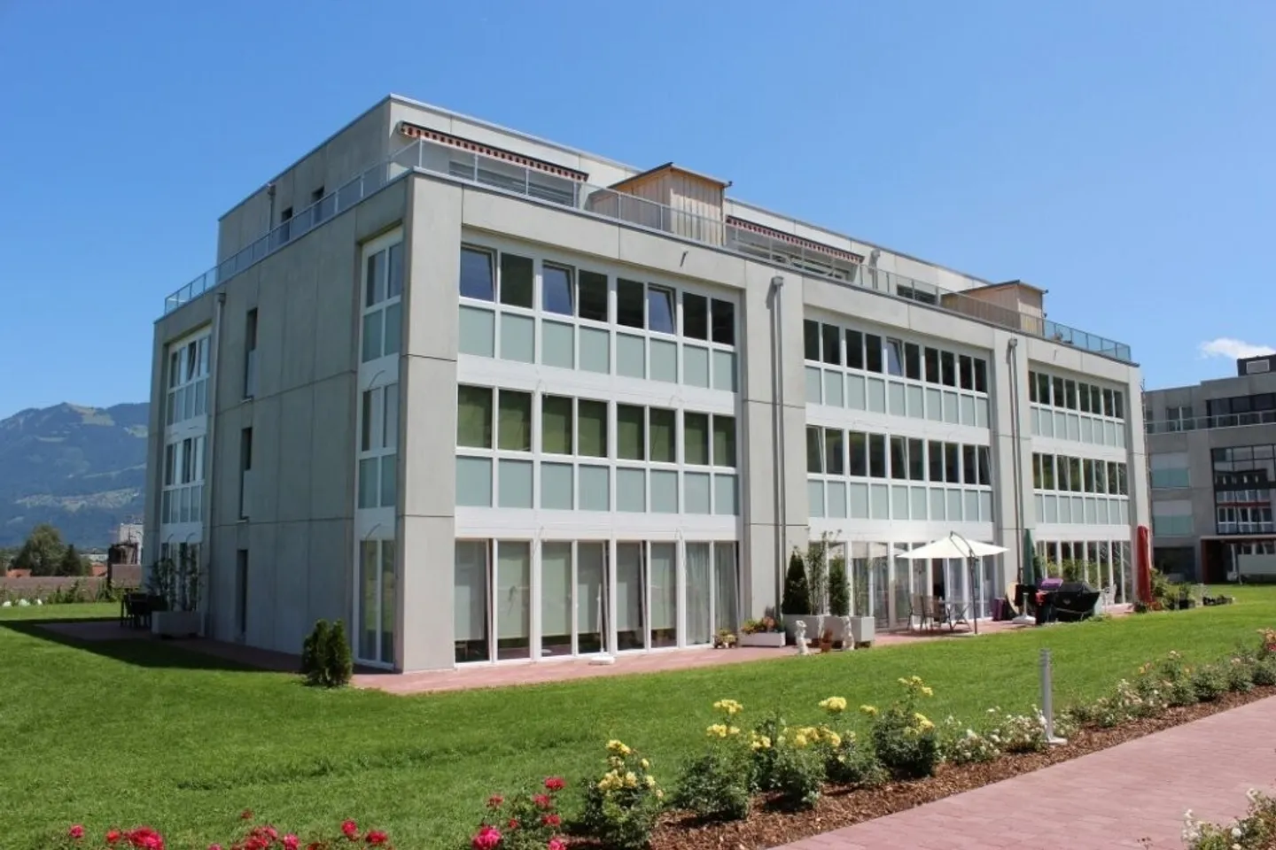 Auto-Einstellplätze in Grabs - Foto 1 von 1