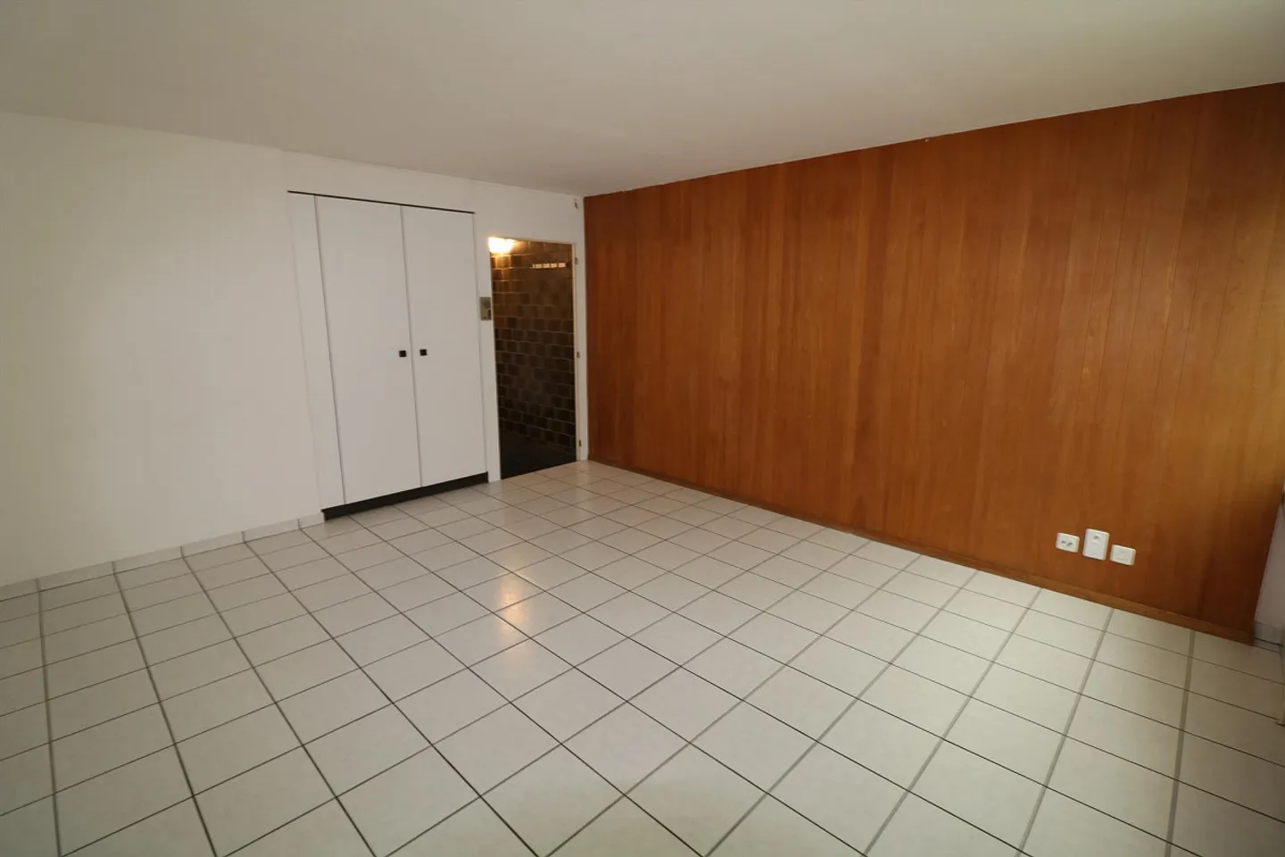 In the center: Studio for rent! - Photo 3 of 5