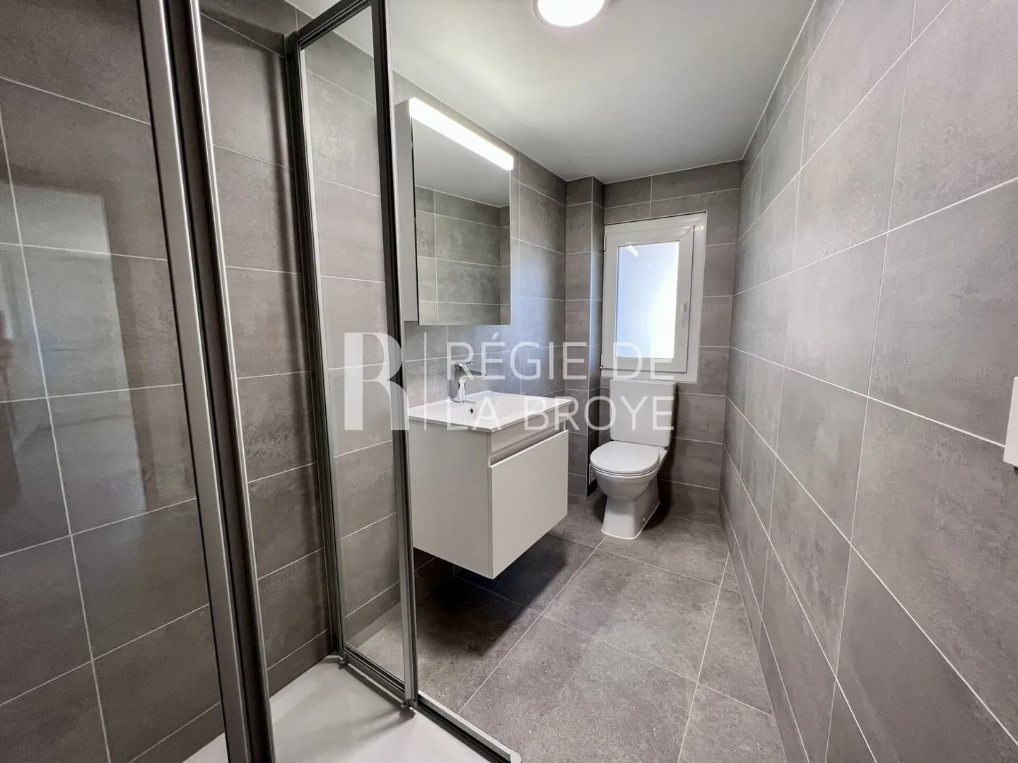 Apartment with 4.5 rooms in Démoret renovated - Photo 8 of 10
