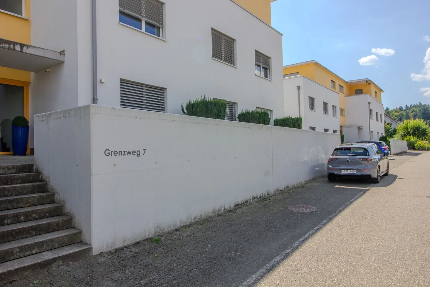 Grosszügige und gemütliche 4.5-Zimmer-Wohnung im 1. OG - Foto 2 von 17