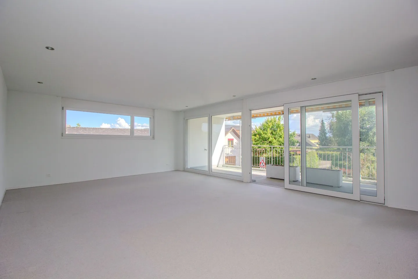 Grosszügige und gemütliche 4.5-Zimmer-Wohnung im 1. OG - Foto 4 von 17