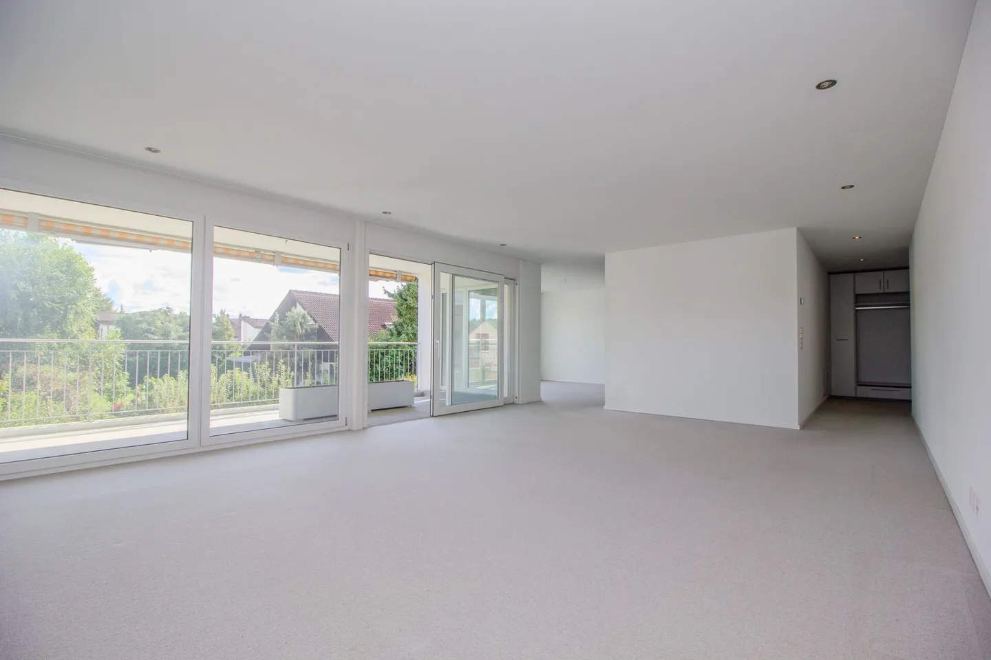 Grosszügige und gemütliche 4.5-Zimmer-Wohnung im 1. OG - Foto 5 von 17