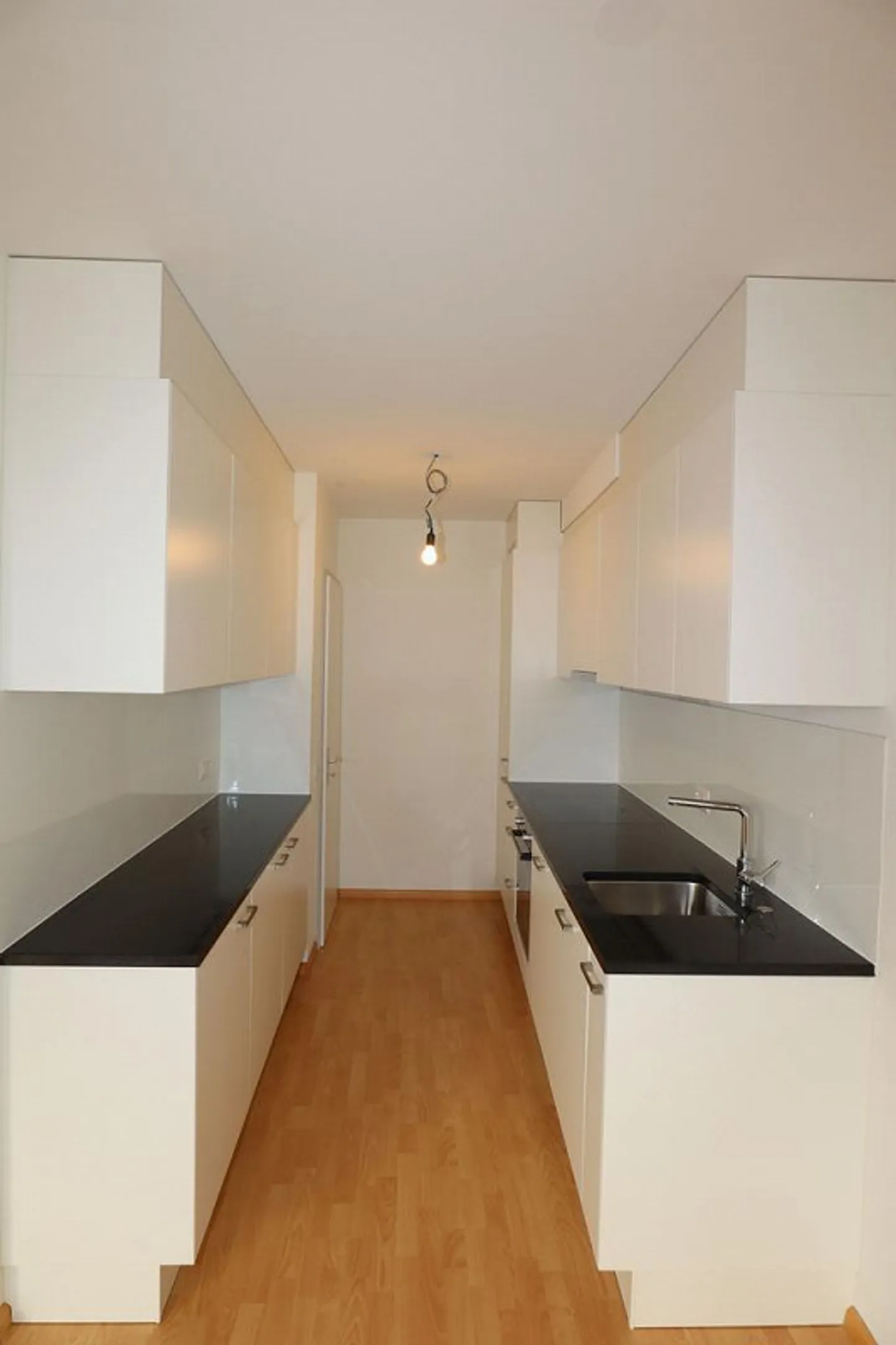 Appartement rénové de 3.5 pièces à Gellert - Photo 2 sur 8
