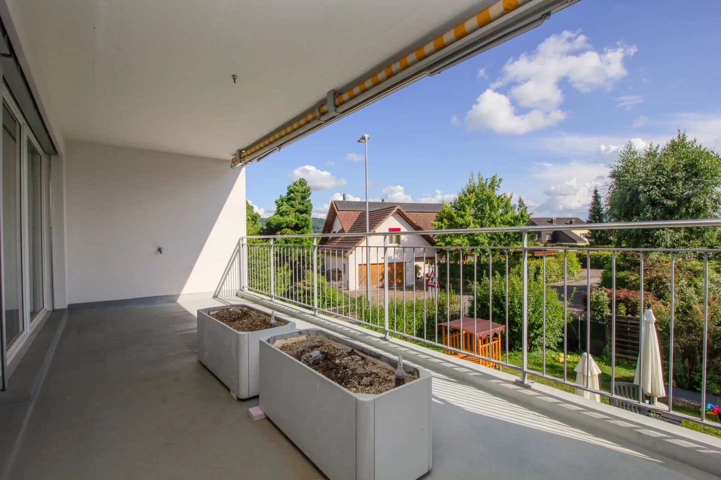 Grosszügige und gemütliche 4.5-Zimmer-Wohnung im 1. OG - Foto 8 von 17