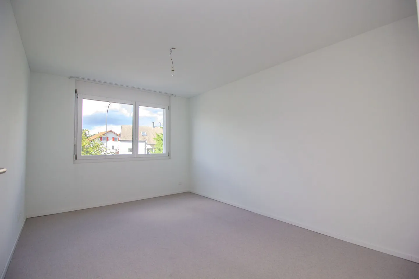 Grosszügige und gemütliche 4.5-Zimmer-Wohnung im 1. OG - Foto 12 von 17