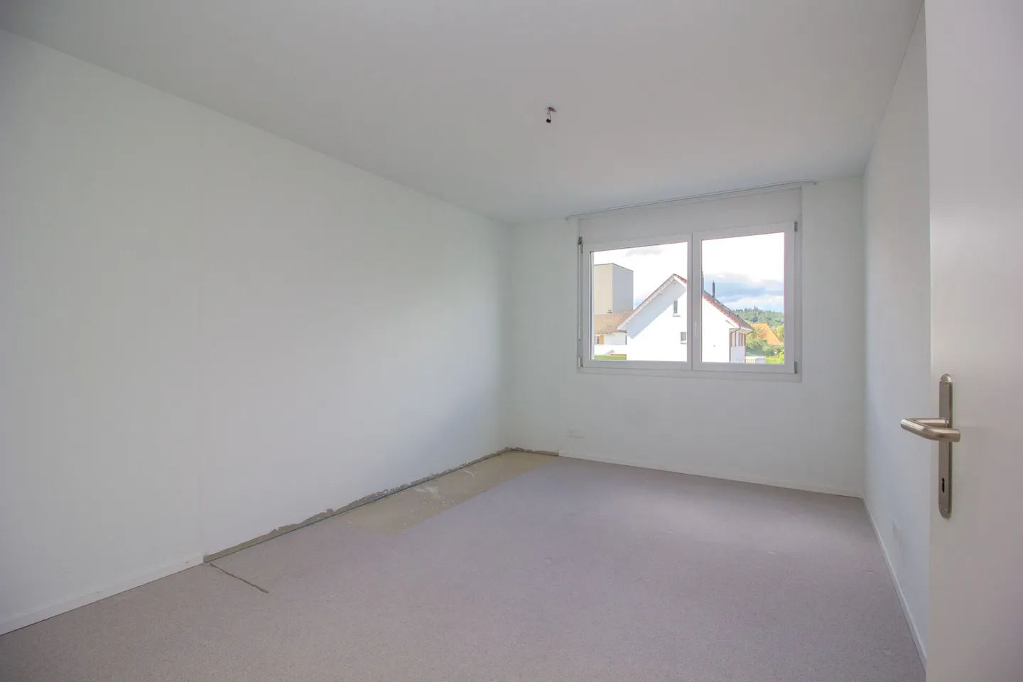 Grosszügige und gemütliche 4.5-Zimmer-Wohnung im 1. OG - Foto 13 von 17