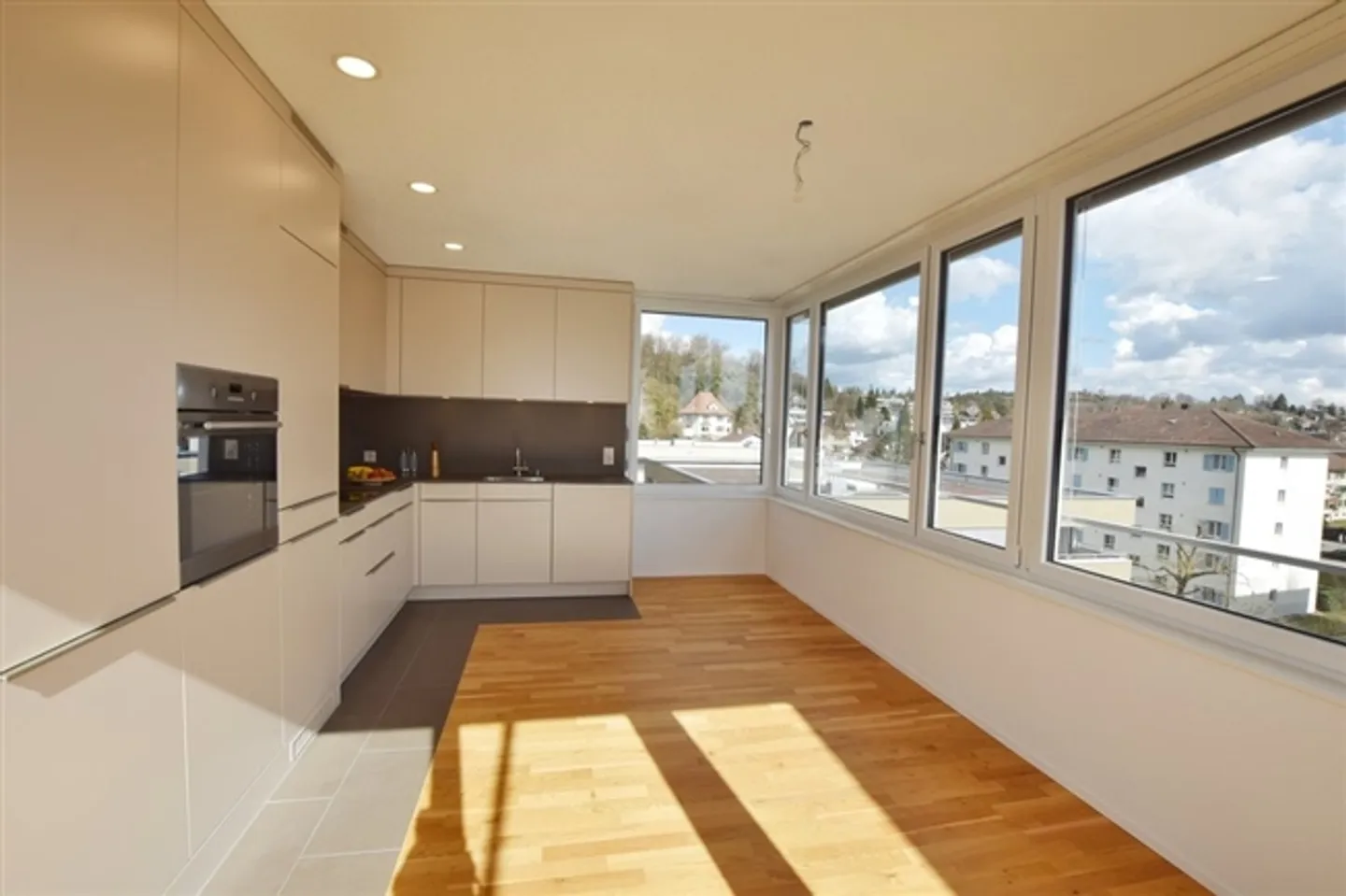 Moderno appartamento attico di 3,5 stanze con terrazza - Foto 2 di 12