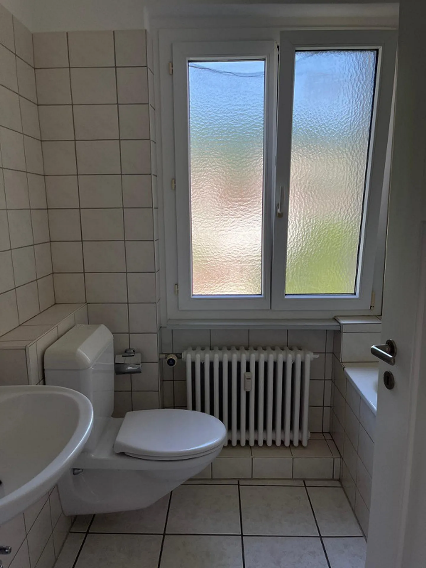Appartement 2.5 pièces partiellement rénové avec balcon - Photo 6 sur 7