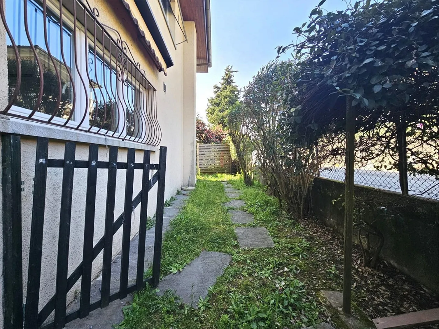 RENOVATED, SPACIOUS TERRACE AND SPLENDID VIEW - Photo 11 of 12