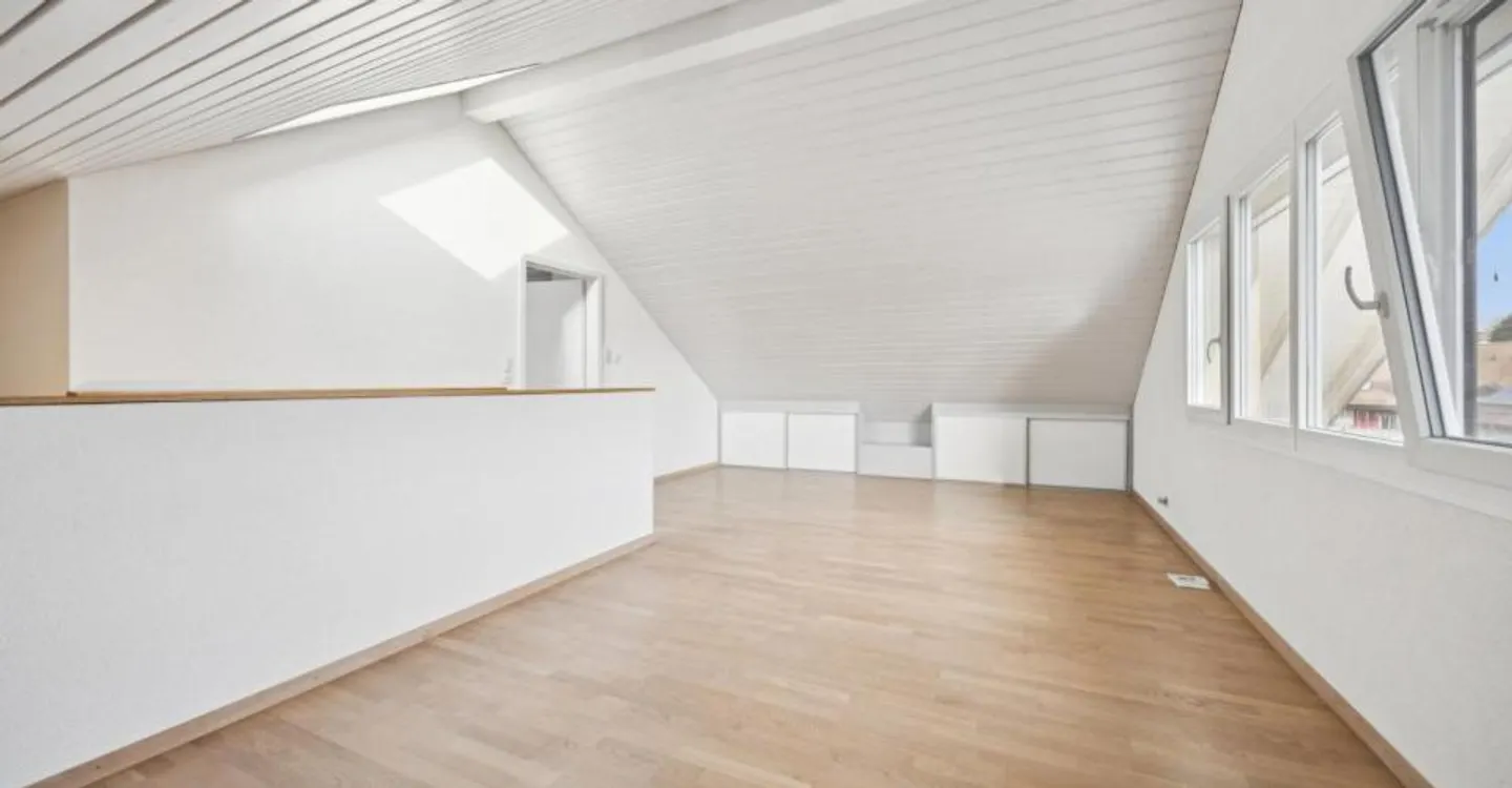 Spacieux duplex avec grande terrasse et beau dégagement sur le lac au - Foto 6 di 8
