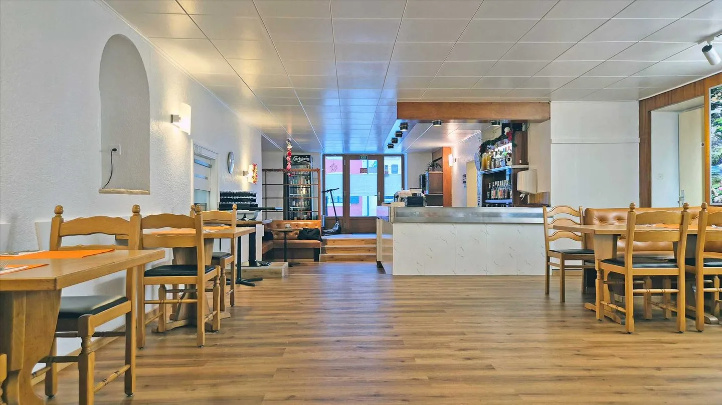 Fully Equipped Restaurant in the Heart of the Village of Lucens - Photo 1 of 5