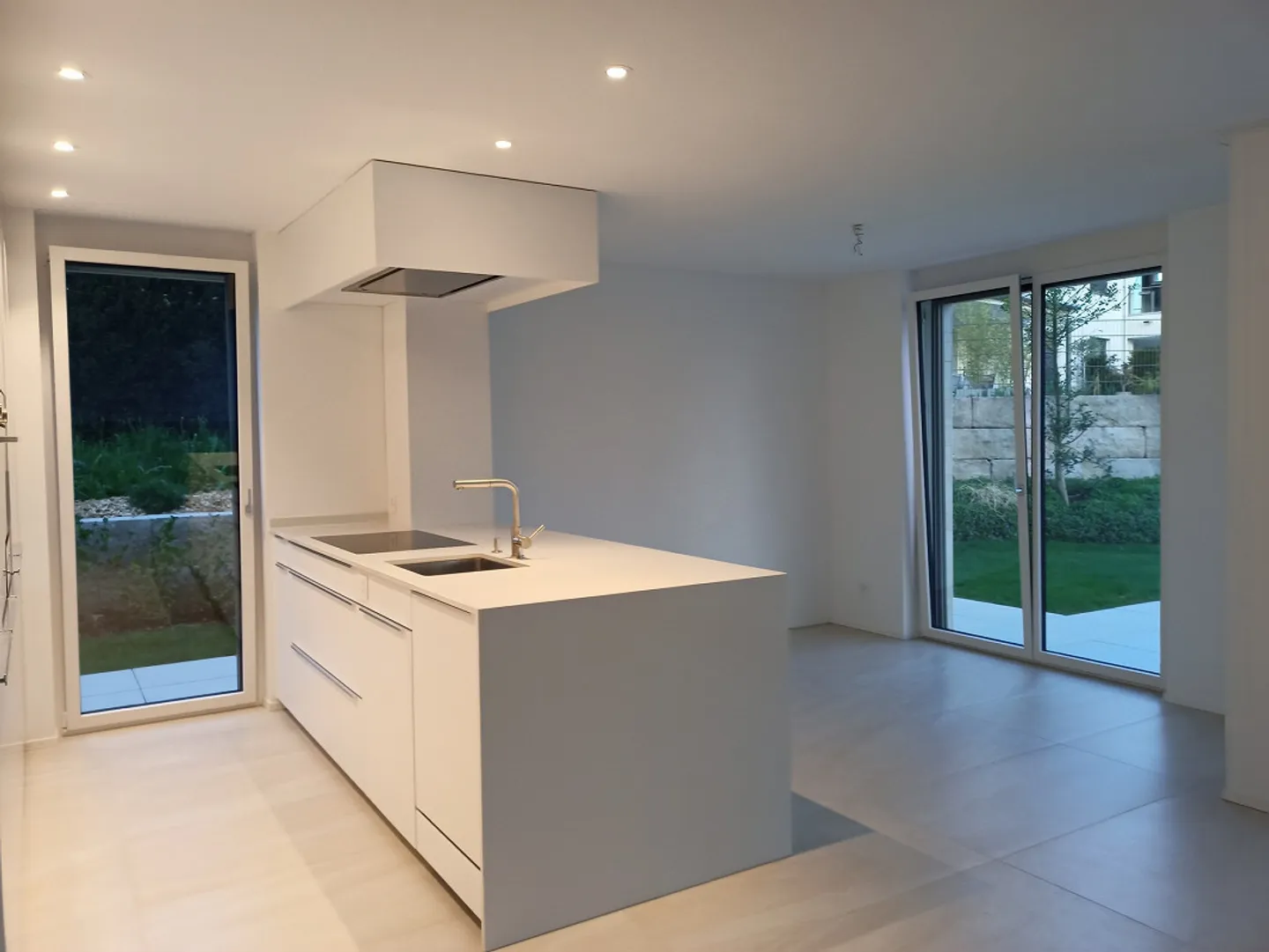 Appartamento giardino mediterraneo con grande terrazza - Foto 4 di 18