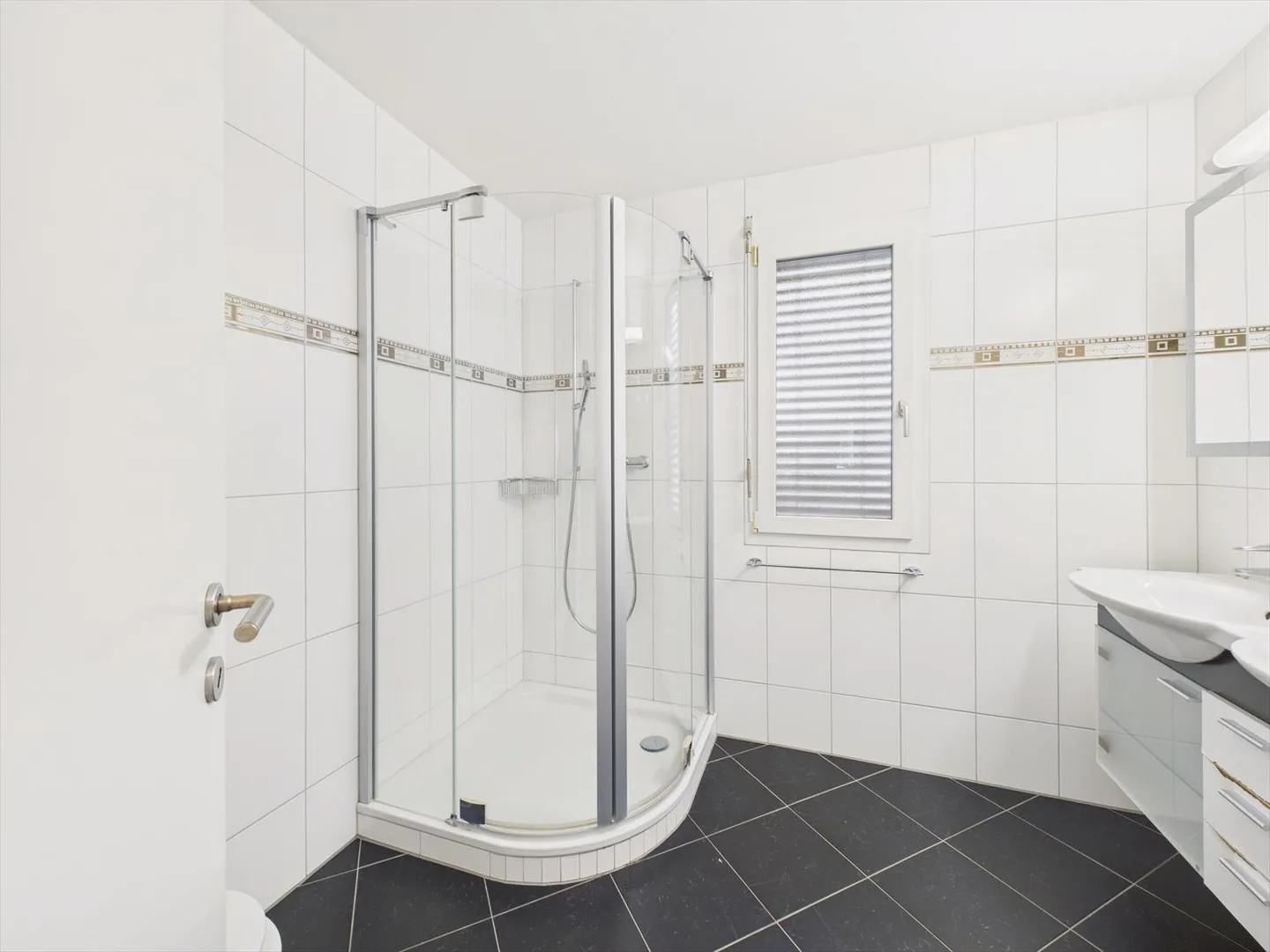 Maison individuelle moderne de 6,5 pièces à Reinach - Photo 9 sur 11