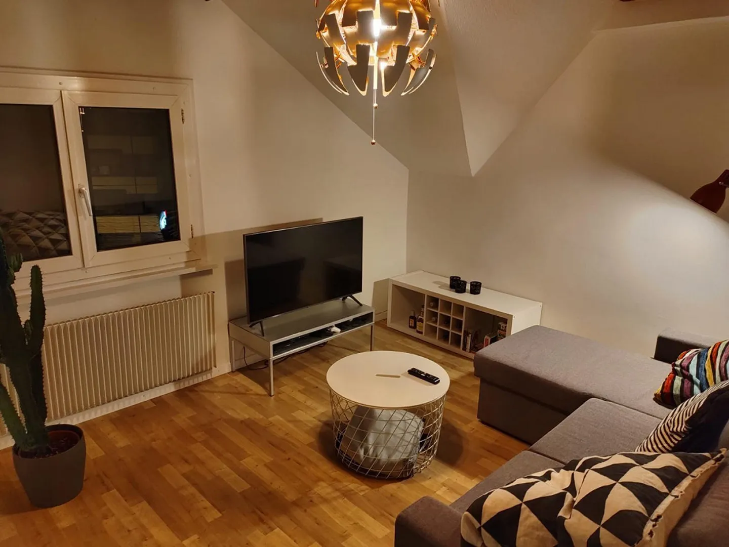 Attractive 3-room apartment in a central location - Photo 2 of 6