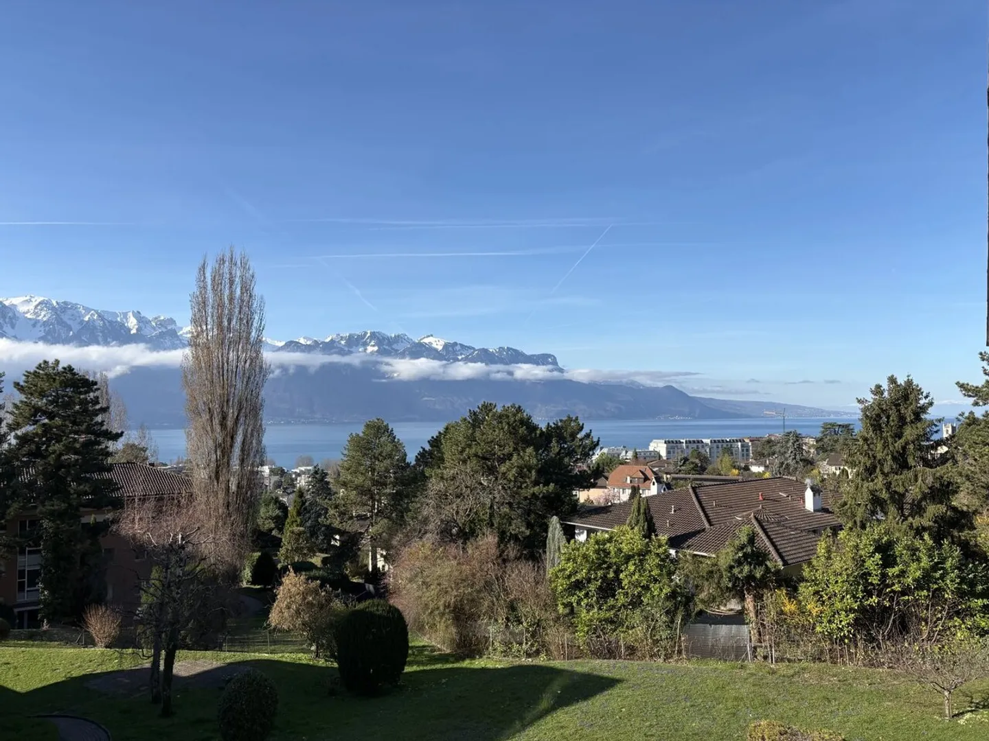 Appartement spacieux avec vue sur le lac - Photo 3 sur 6