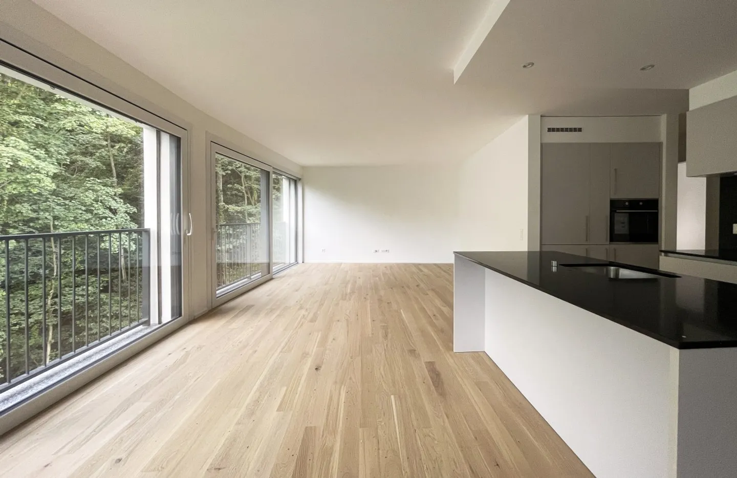 Neue 4.5-Zimmer-Wohnung mit grossem Balkon - Foto 1 von 5