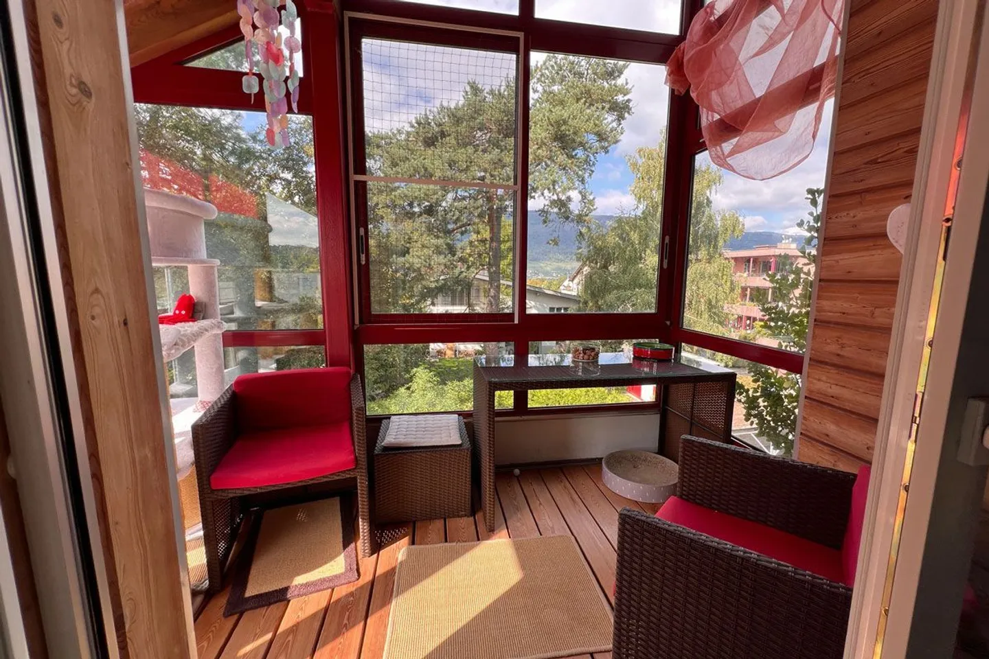 4.5-Room Gallery Apartment with Lake View in Sutz-Lattrigen - Photo 4 of 13