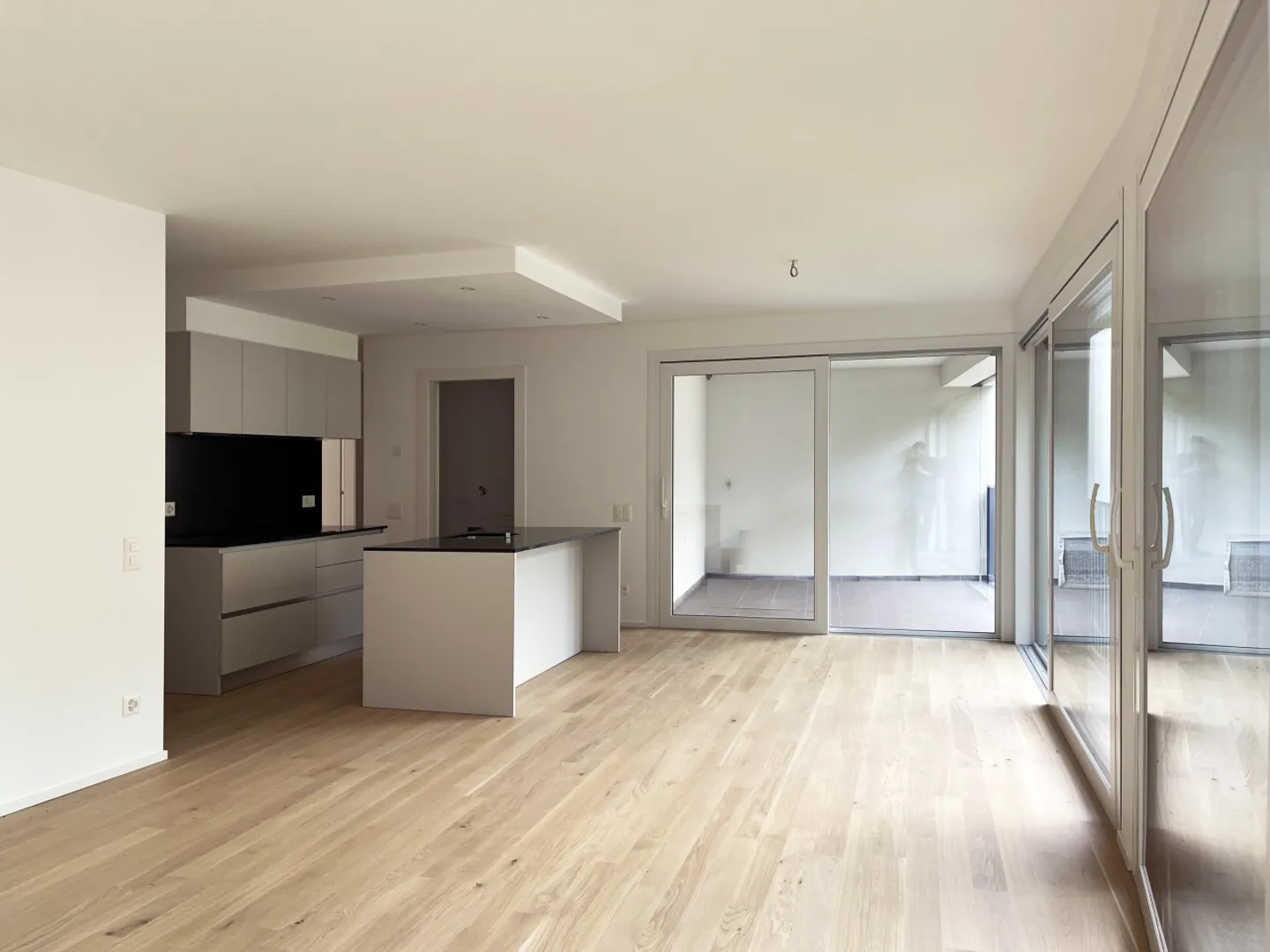 Neue 4.5-Zimmer-Wohnung mit grossem Balkon - Foto 2 von 5