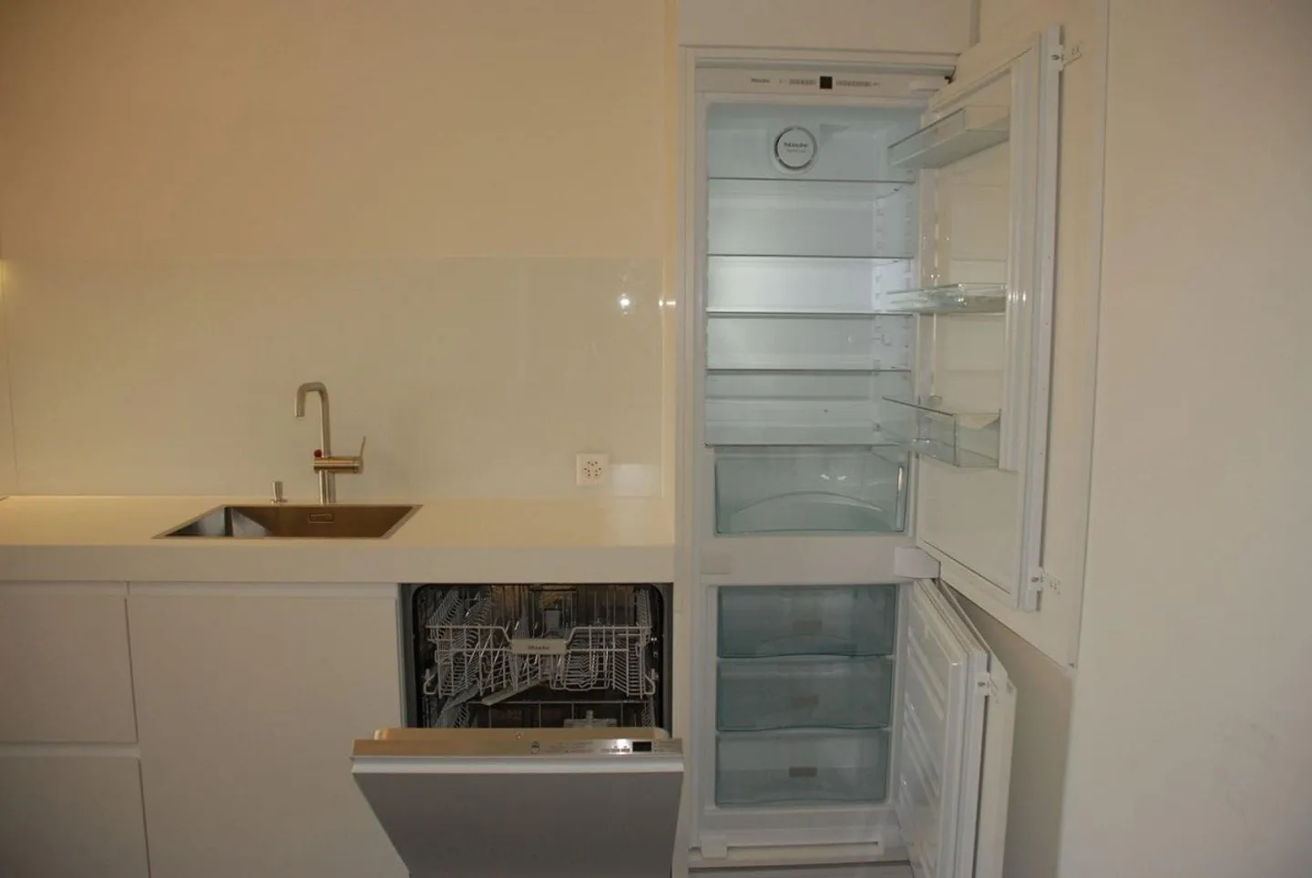 Modern 2-room apartment in the center of Basel - Photo 4 of 13