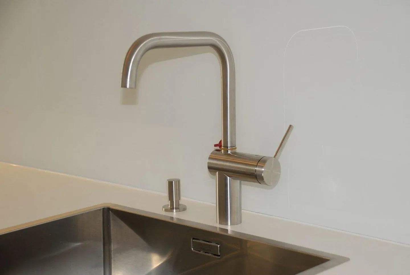 Modern 2-room apartment in the center of Basel - Photo 6 of 13