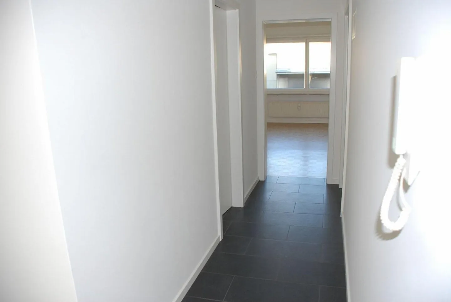 Modern 2-room apartment in the center of Basel - Photo 9 of 13