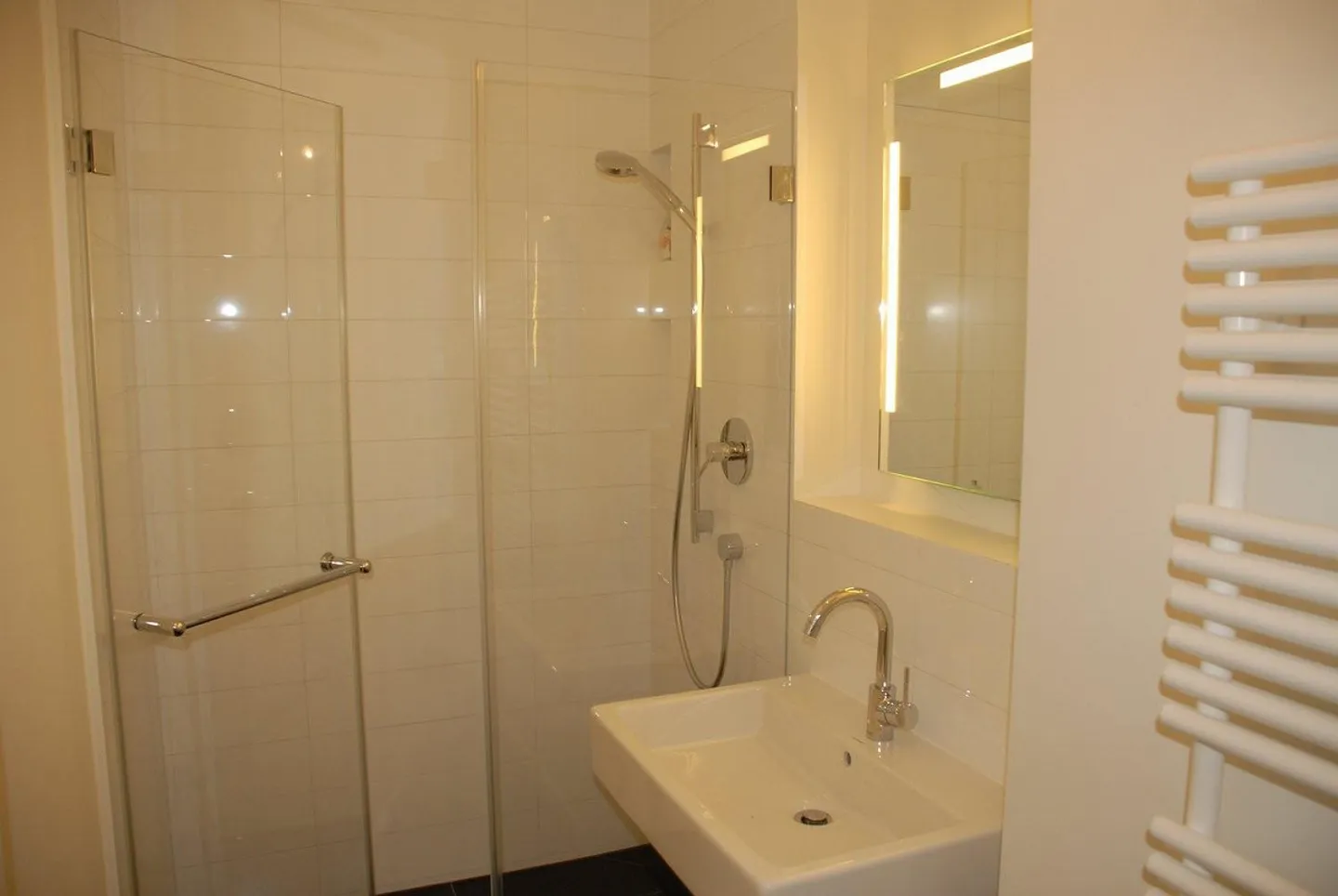 Modern 2-room apartment in the center of Basel - Photo 10 of 13