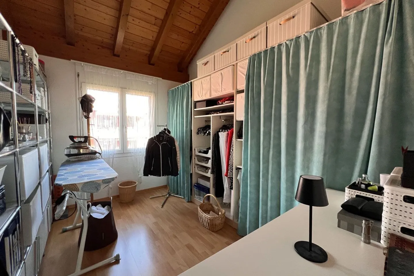 4.5-Room Gallery Apartment with Lake View in Sutz-Lattrigen - Photo 7 of 13