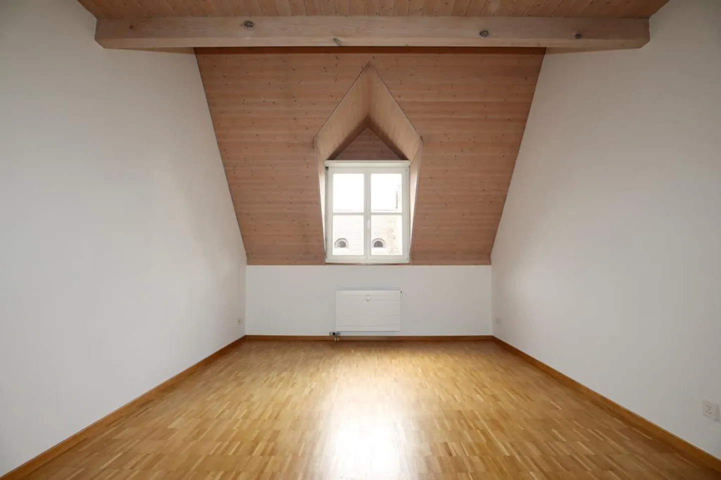Beautiful large and bright apartment in the city center - 1 month free - Photo 7 of 12