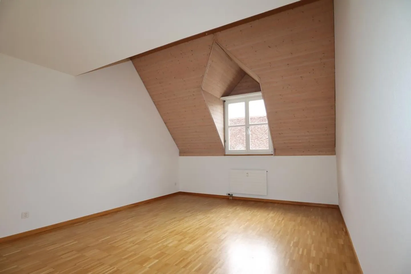 Beautiful large and bright apartment in the city center - 1 month free - Photo 8 of 12