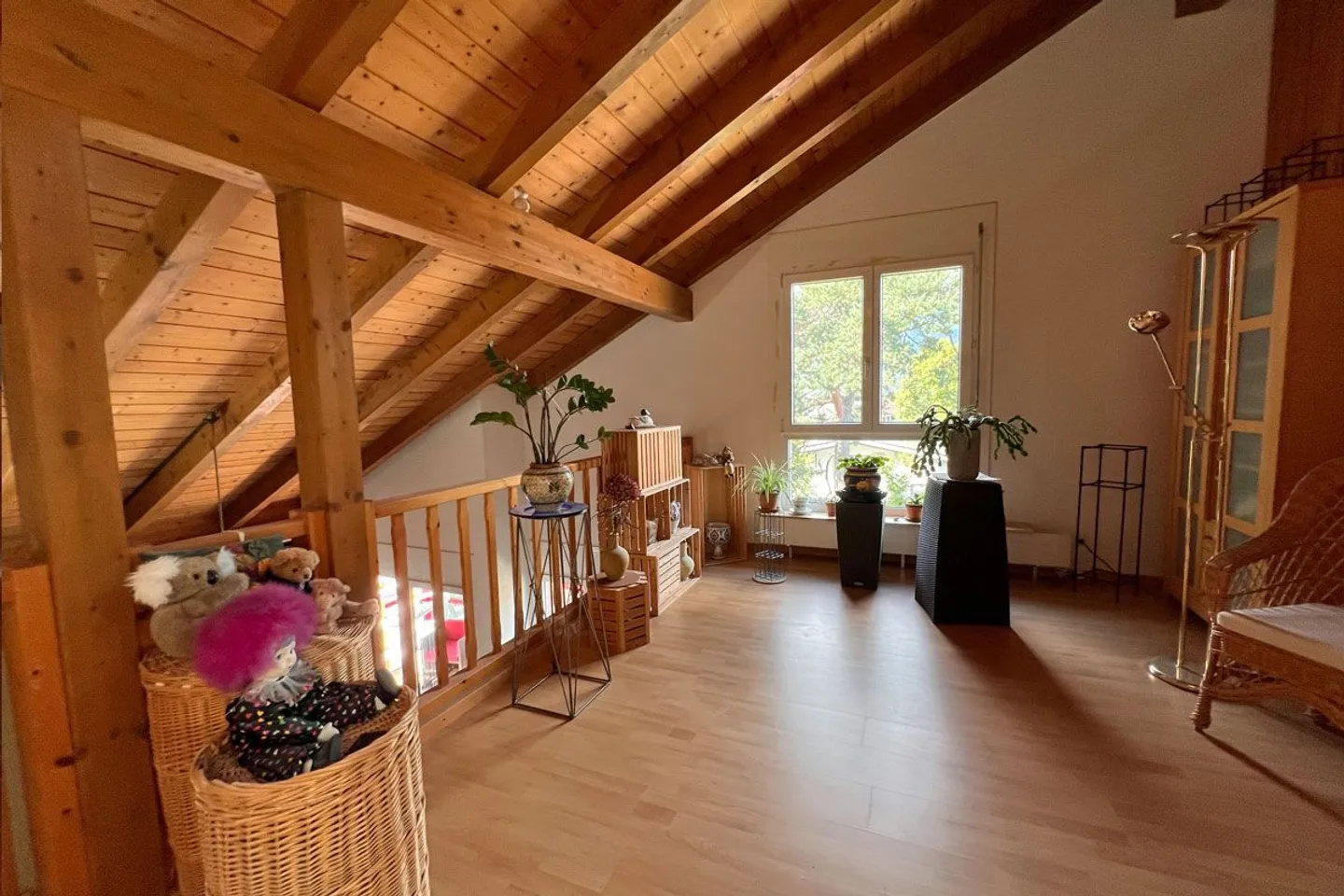 4.5-Room Gallery Apartment with Lake View in Sutz-Lattrigen - Photo 8 of 13