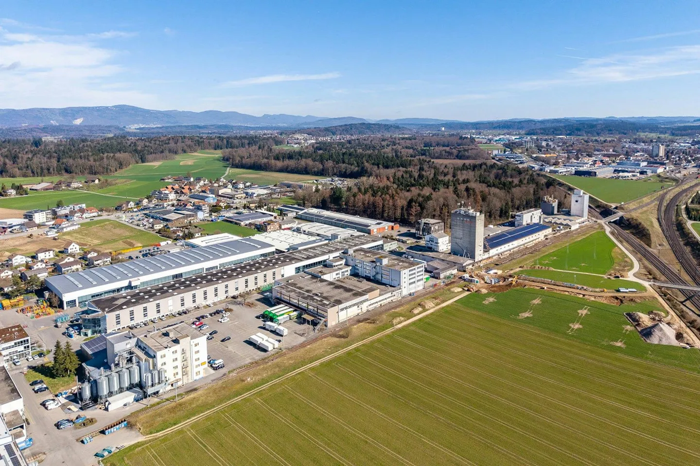 Up to 20,000 m2 attractive storage & logistics spaces - available from 2028 - Photo 2 of 13