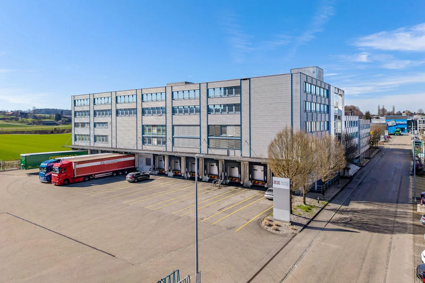 Up to 20,000 m2 attractive storage & logistics spaces - available from 2028 - Photo 6 of 13