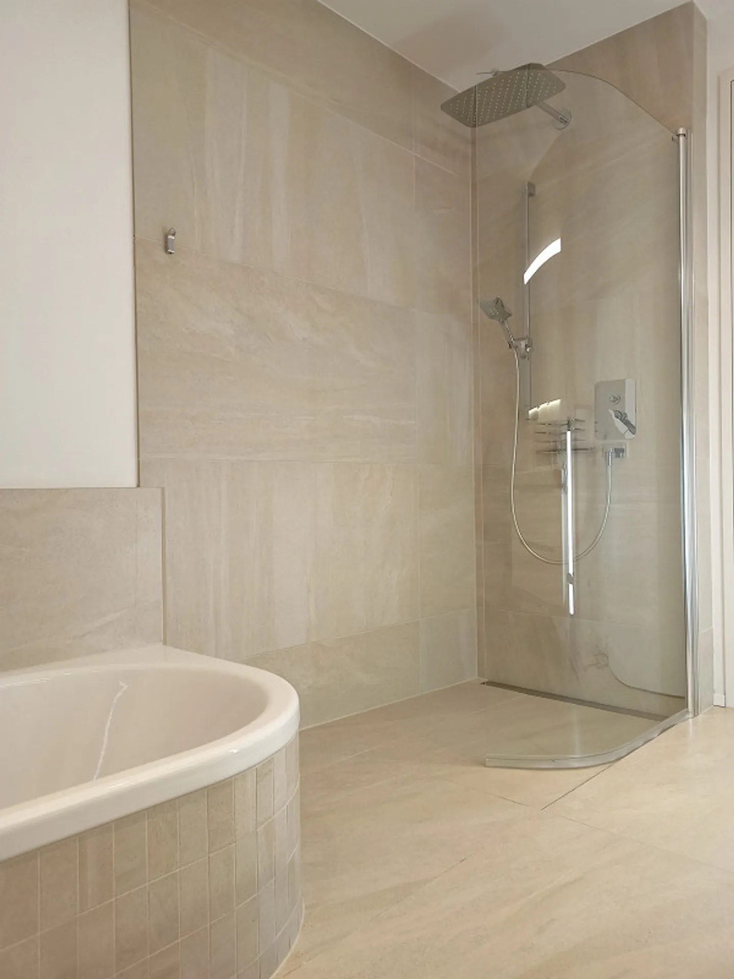 Appartamento giardino mediterraneo con grande terrazza - Foto 11 di 18