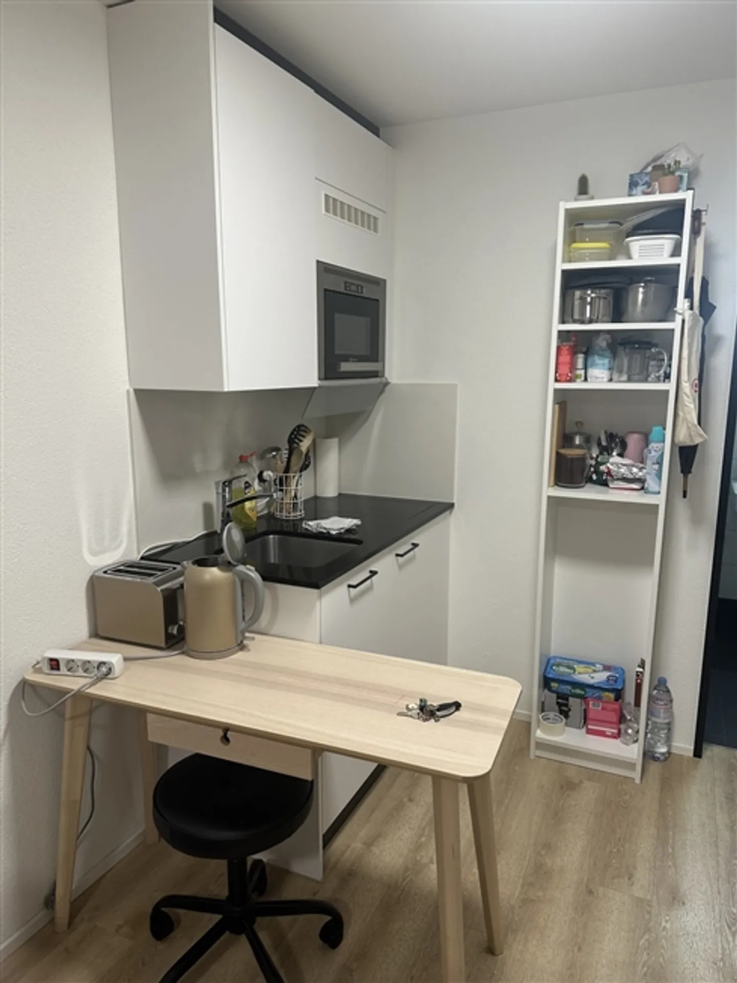 STUDIO À ZURICH - CERCLE 1, MEUBLÉ - Photo 2 sur 3