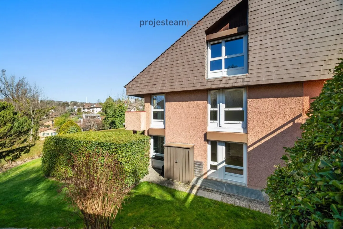 Maison familiale avec potentiel - Photo 2 sur 13