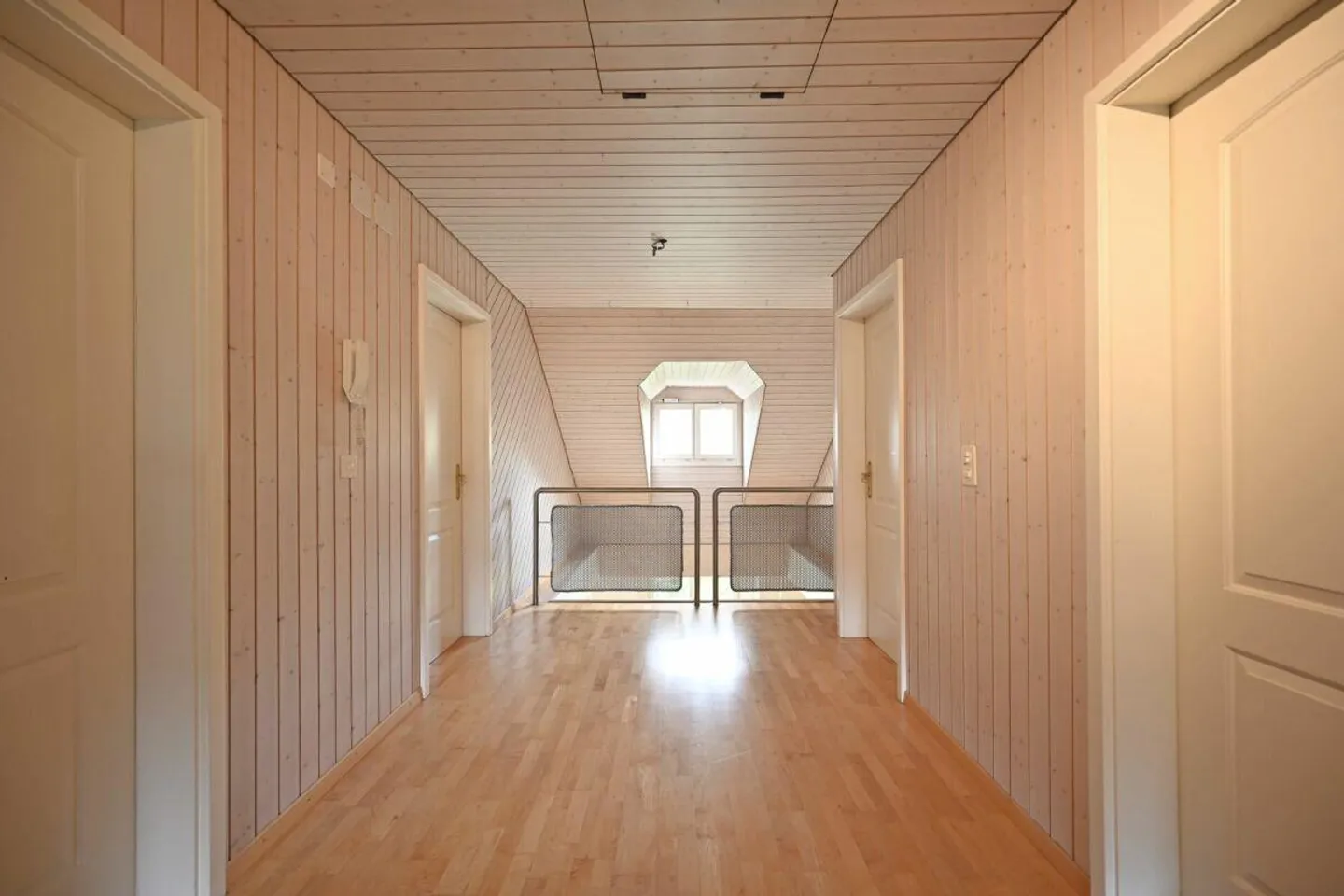 Spacious 5.5-room maisonette apartment in a sought-after residential area in Bern - Photo 8 of 13