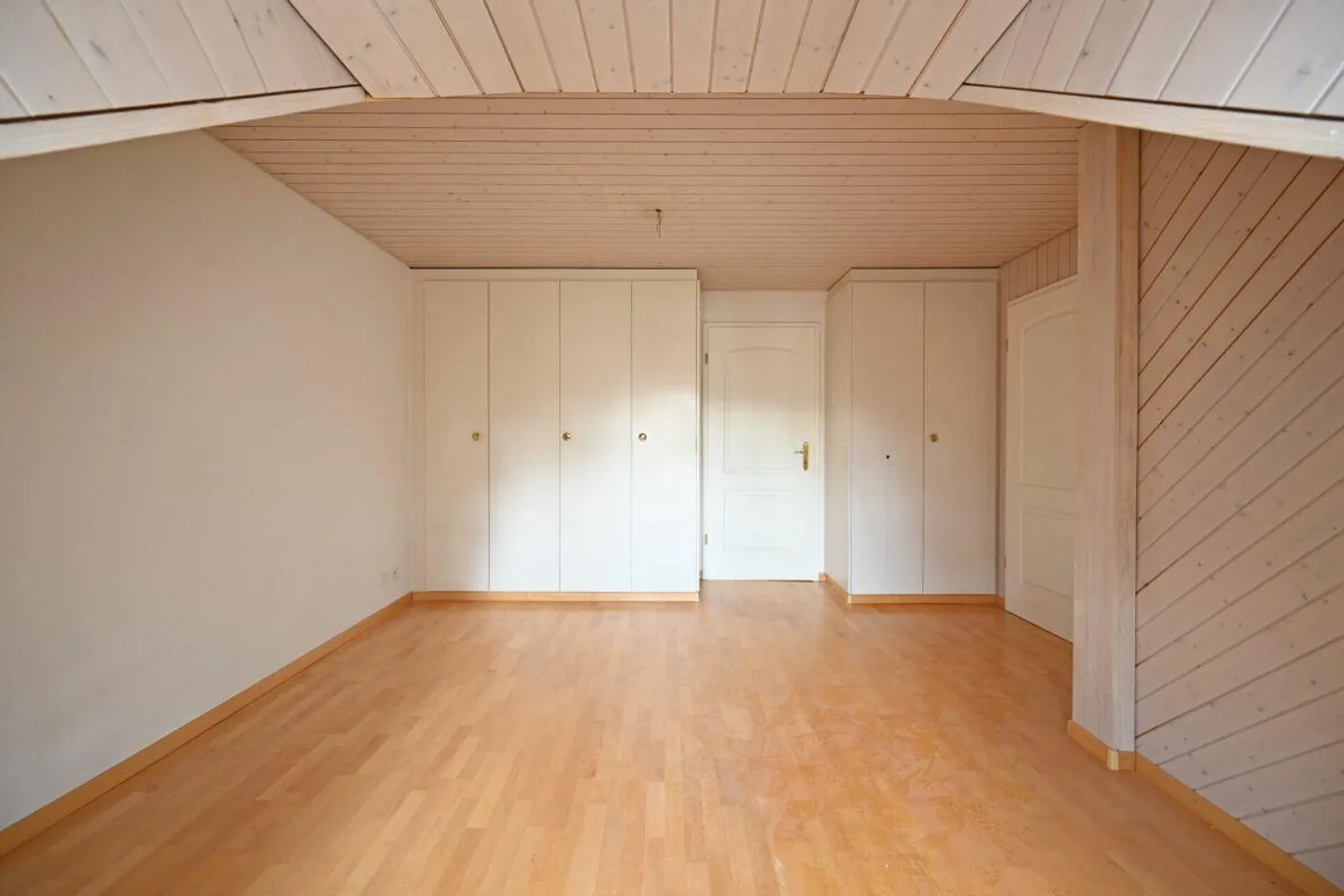 Spacious 5.5-room maisonette apartment in a sought-after residential area in Bern - Photo 9 of 13