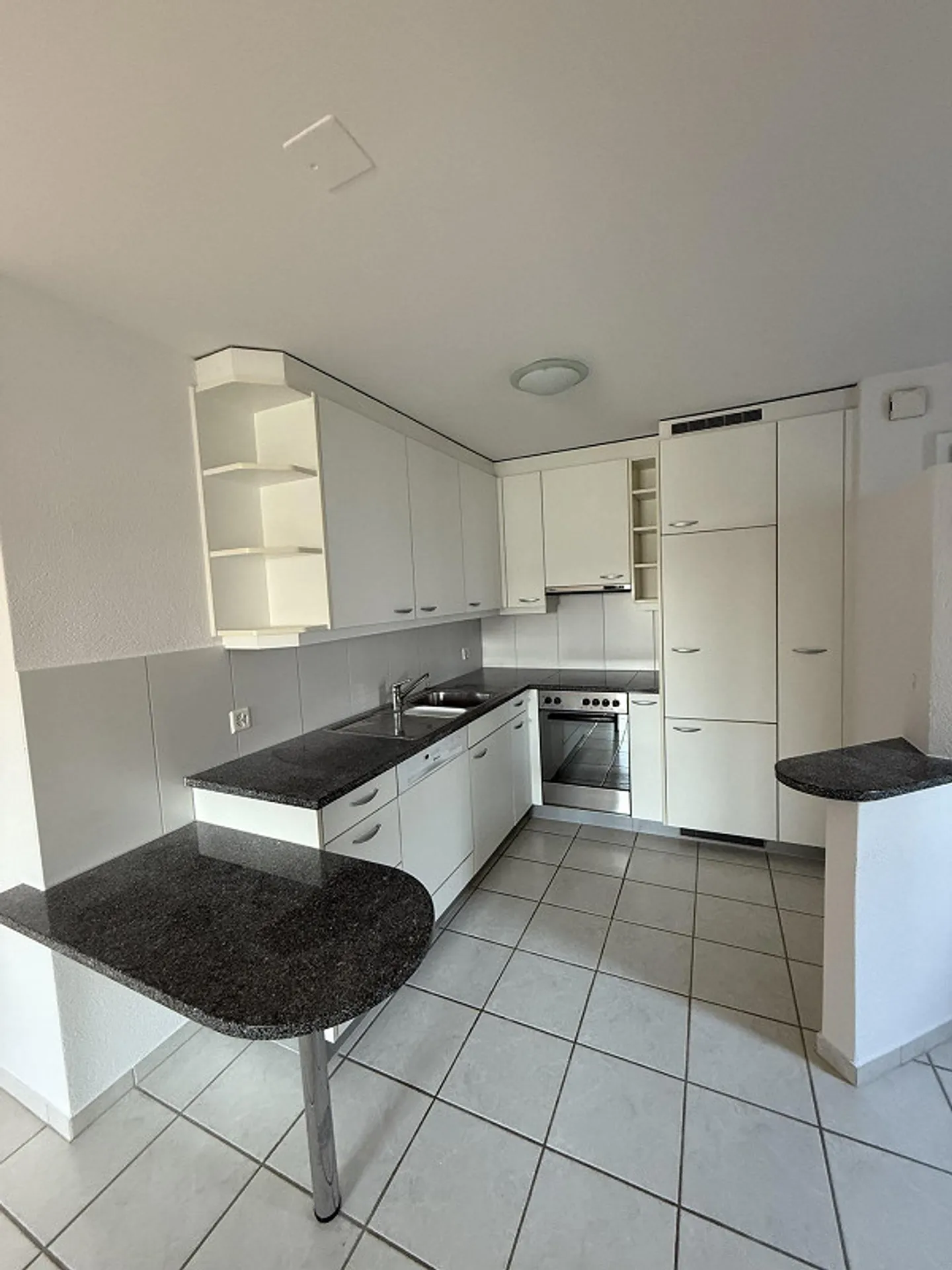 Appartamento 3.5 locali in una posizione tranquilla ad Adliswil - Foto 2 di 11