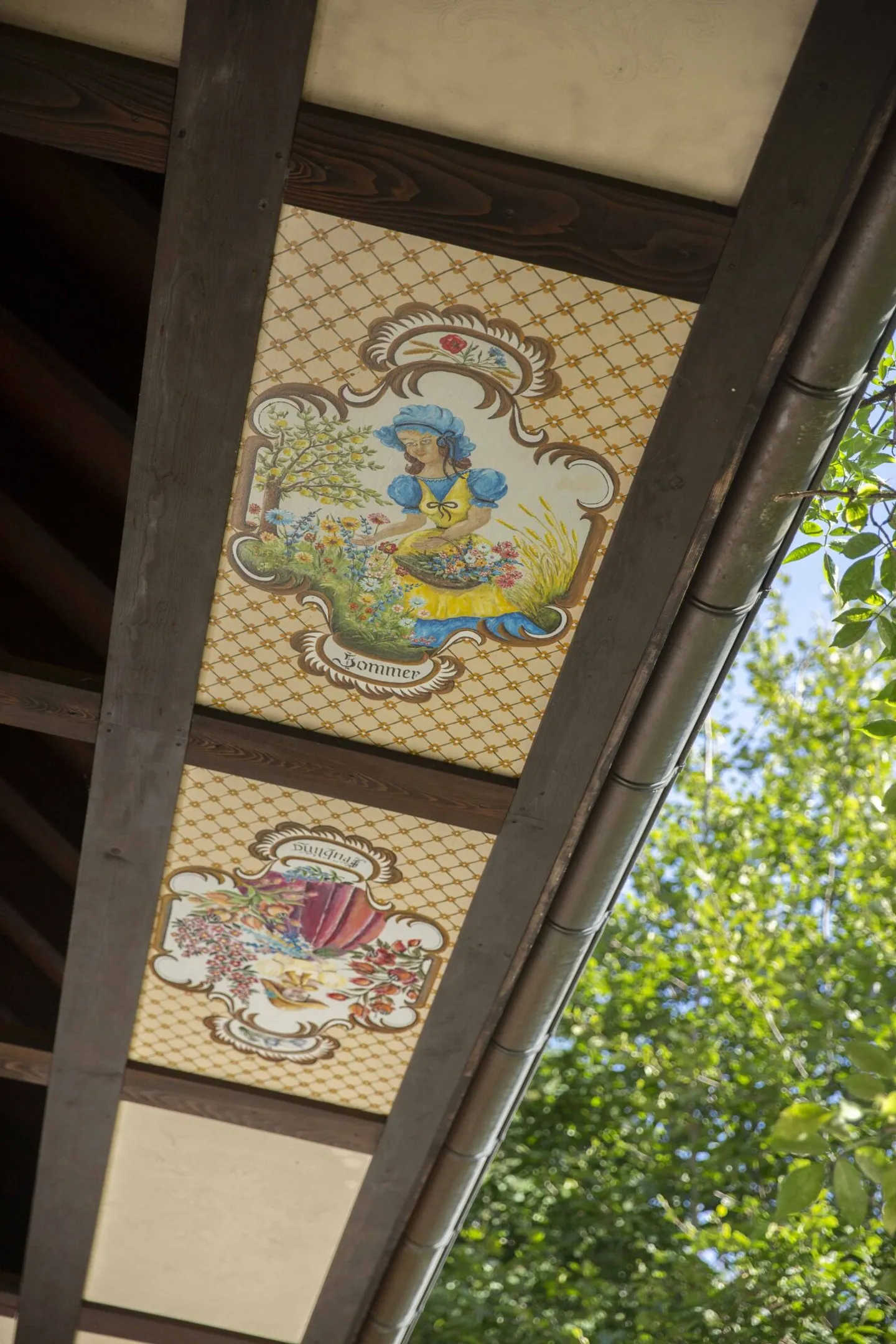 Opportunité d'investissement : Terrain en zone villageoise avec bâtiments existants et potentiel de nouvelle construction - Photo 6 sur 7