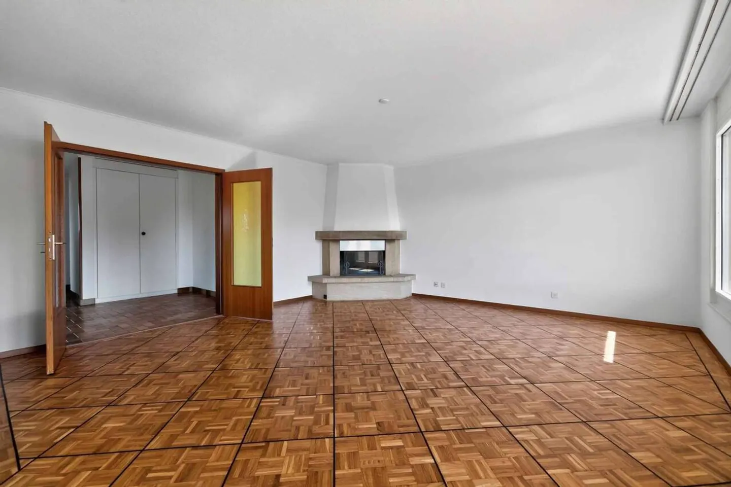 Appartement spacieux avec terrasse - Photo 4 sur 12