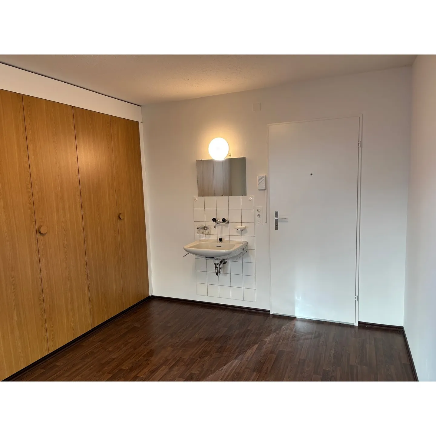 Hobbyraum mit Küche und WC - Foto 3 von 6