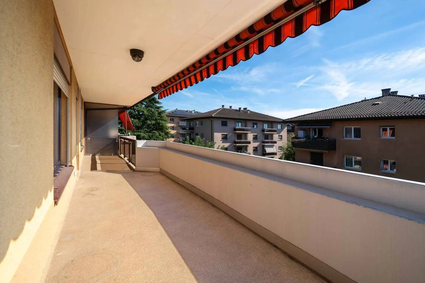 Appartement spacieux avec terrasse - Photo 11 sur 12