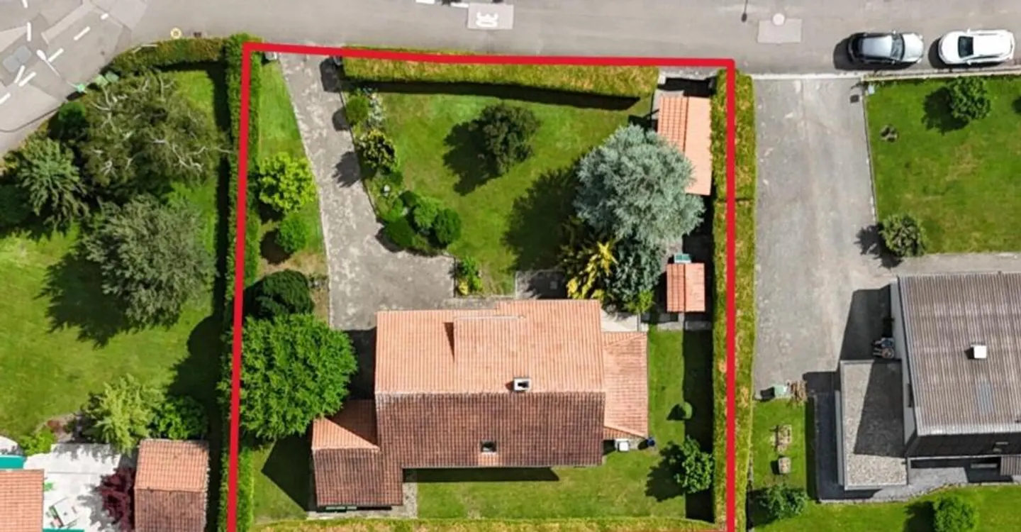For sale in Malleray, 6.5-room house on a plot of 858 m² - Photo 4 of 12