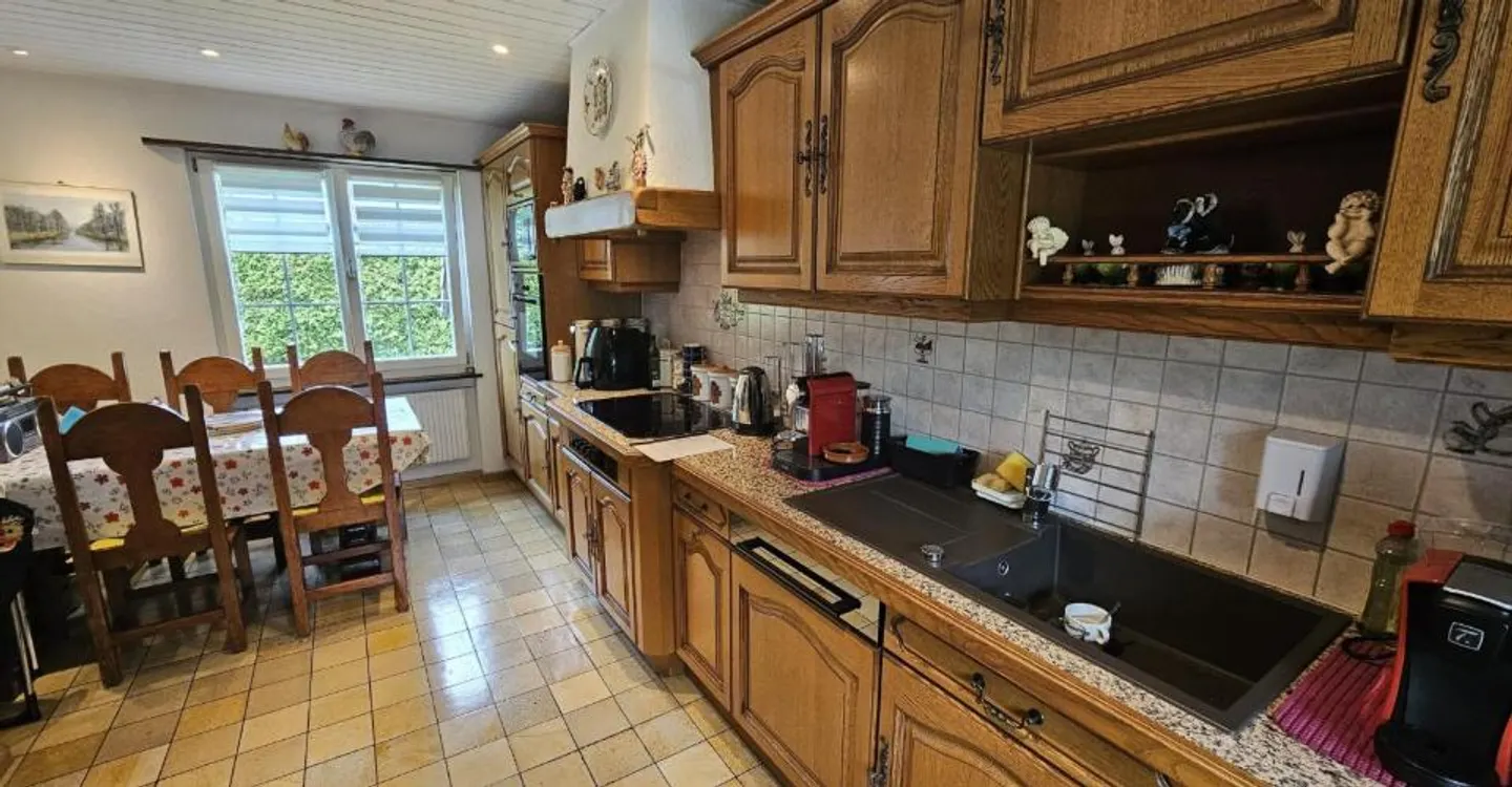 For sale in Malleray, 6.5-room house on a plot of 858 m² - Photo 5 of 12