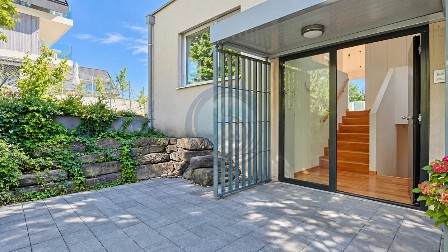VILLA A SCHIERA CON VISTA PANORAMICA SUL LAGO E GIARDINO PRIVATO - Foto 14 di 22