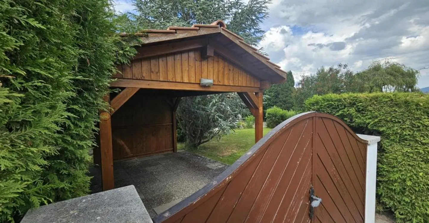 For sale in Malleray, 6.5-room house on a plot of 858 m² - Photo 3 of 12