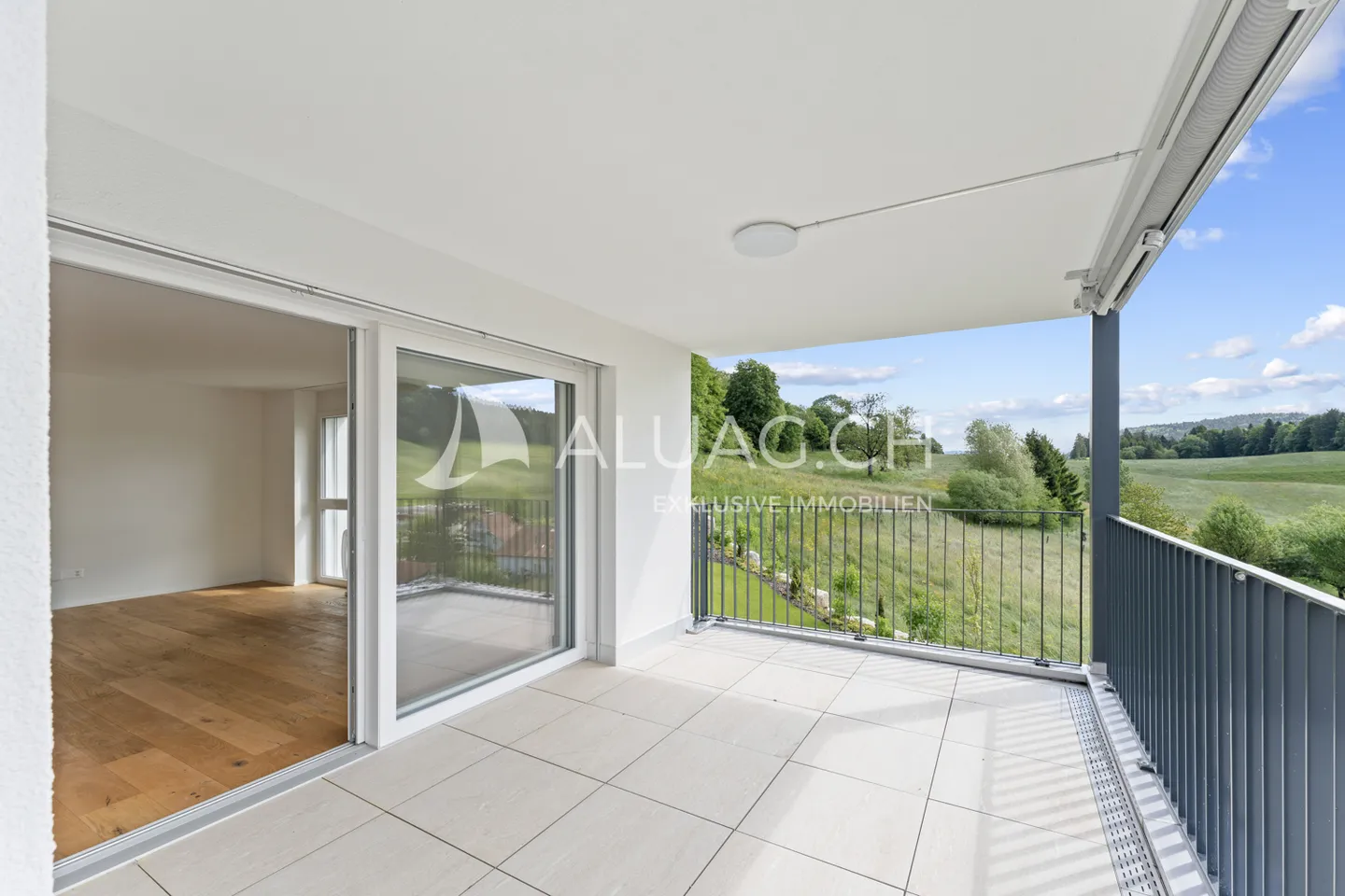 Modernes Mehrfamilienhaus in Tramelan - Foto 6 von 17